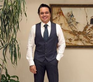 Dr. Ashutosh Khatawkar.jpg